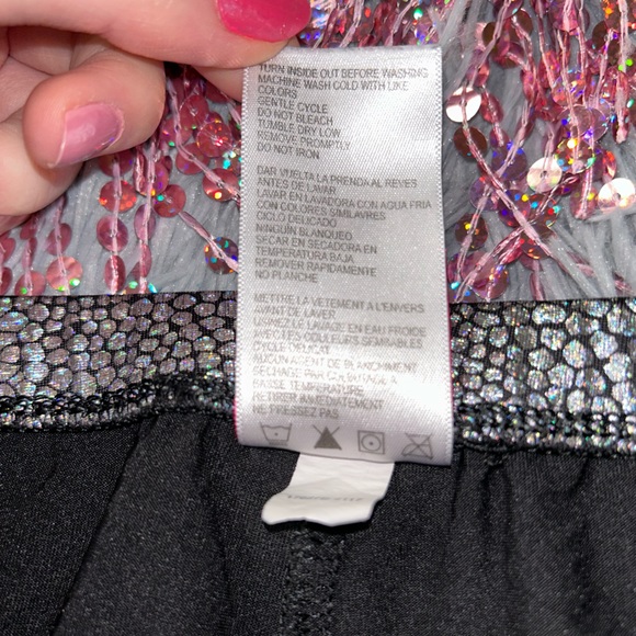 cute girls gymnastics//dance shorts ! 💕🪩 - Picture 7 of 8